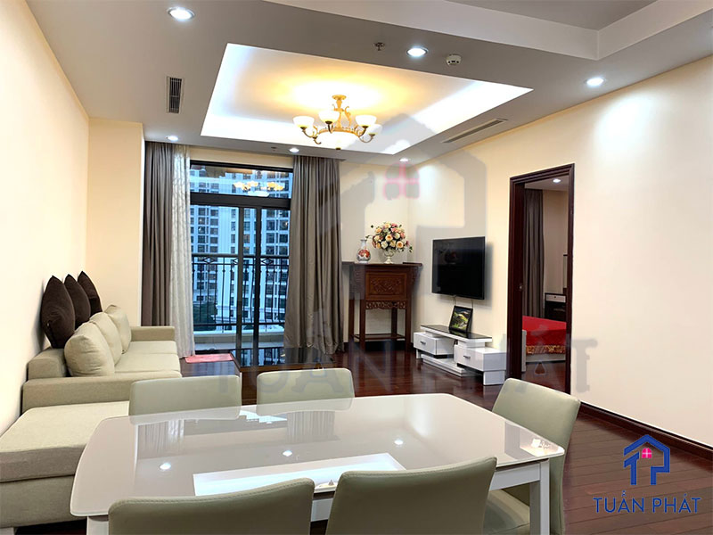 Thiết kế căn hộ Dream Home 60m2 đẹp, cuốn hút 6 Trên một mặt bằng hạn chế, phòng khách được đặt trong không gian chung với bếp