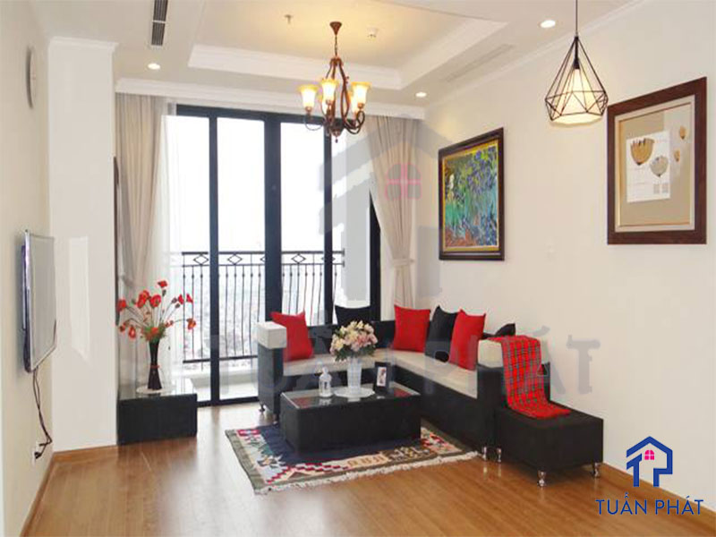 Thiết kế căn hộ Dream Home 60m2 đẹp, cuốn hút 4 Ghế sofa hình chữ I màu xám được đặt trong phòng sao cho hài hòa với ánh sáng xung quanh