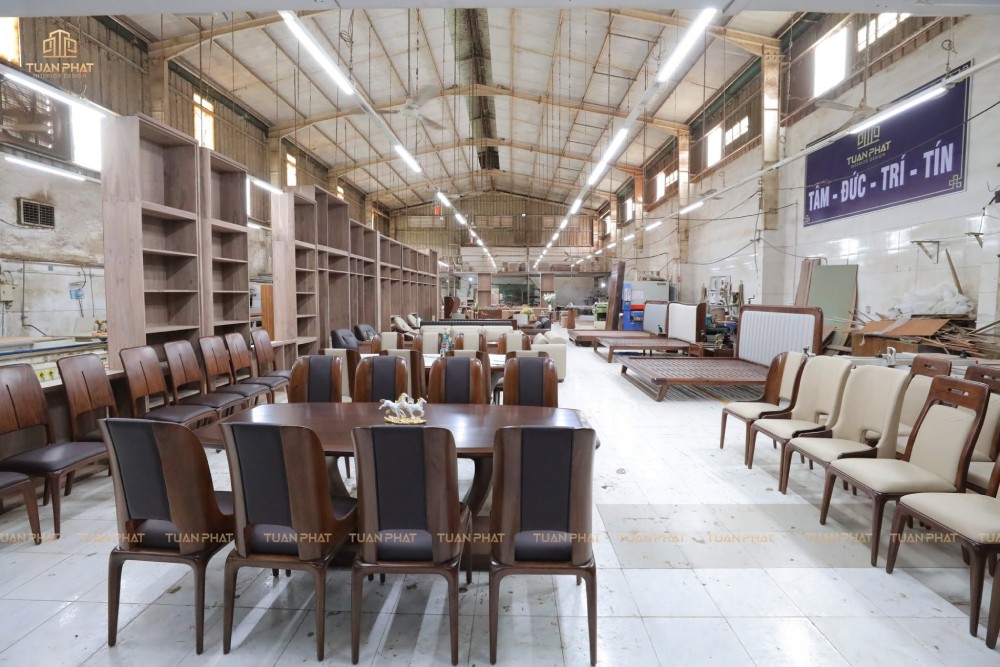 Cam kết chất lượng vật liệu và xuất xứ tại Nội thất Tuấn Phát 3 mời khách đến showroom kiểm chứng