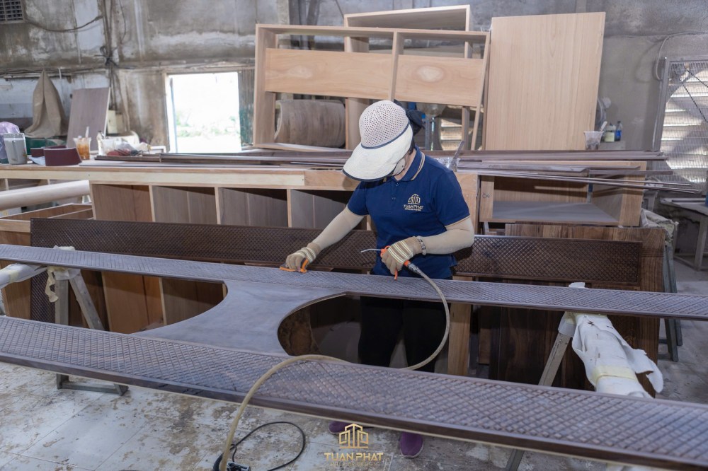 đơn vị thi công nội thất gỗ óc chó nhà phố