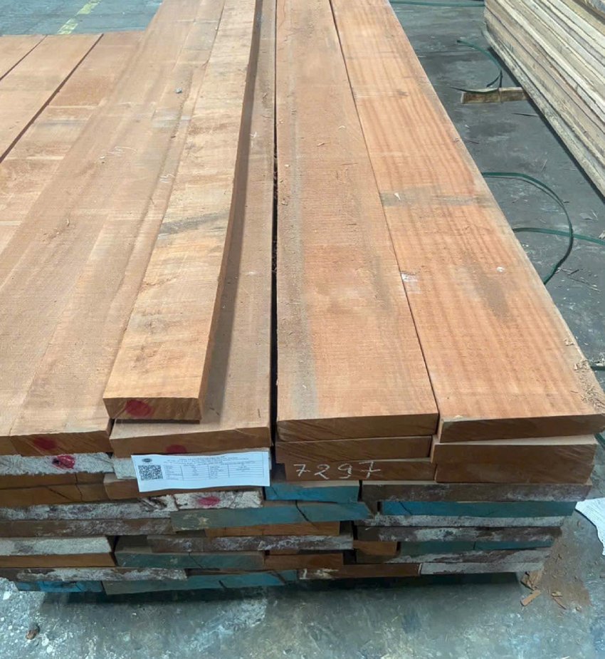 Gỗ xoan đào tự nhiên