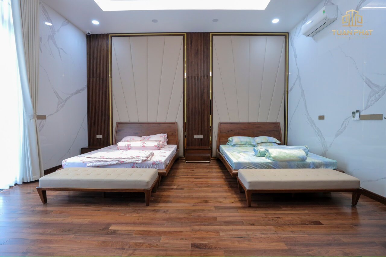 Vách ốp gỗ óc chó kẻ sọc Cần Thơ